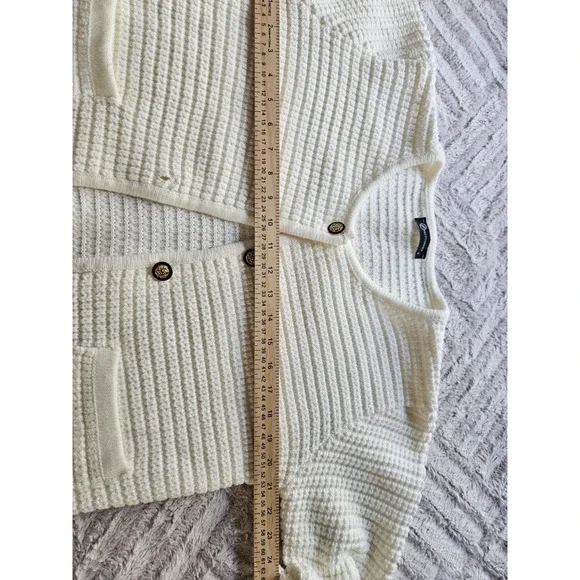 Pretty Garden Cream Button Up Cardigan US M - Picture 13 of 13
